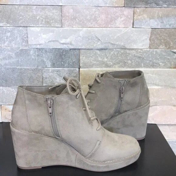 Carlos by Carlos Santana Wills Lace Up Wedge - Picture 3 of 8